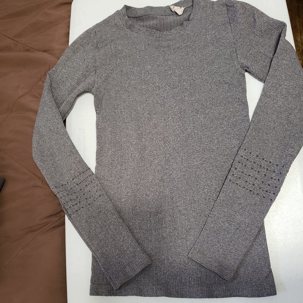 ALO Yoga Long Sleeve